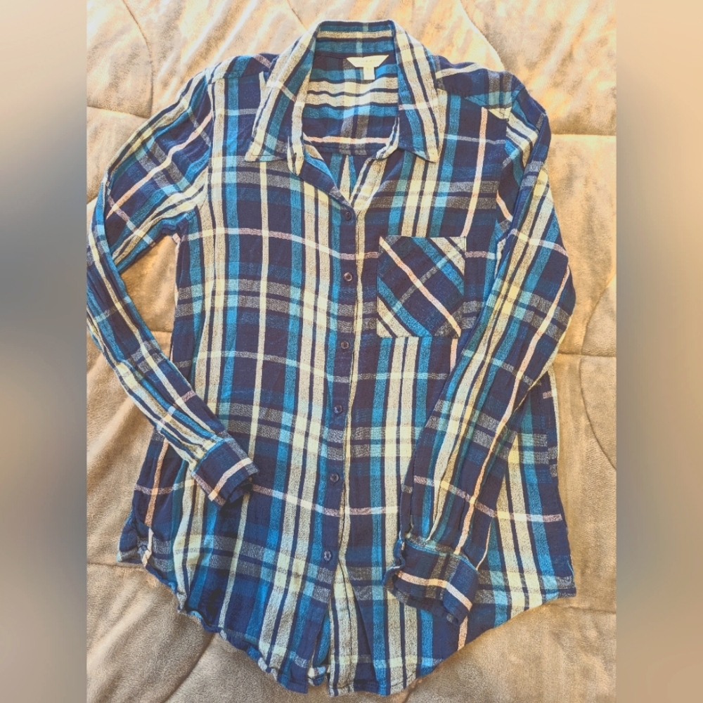 Lucky button up